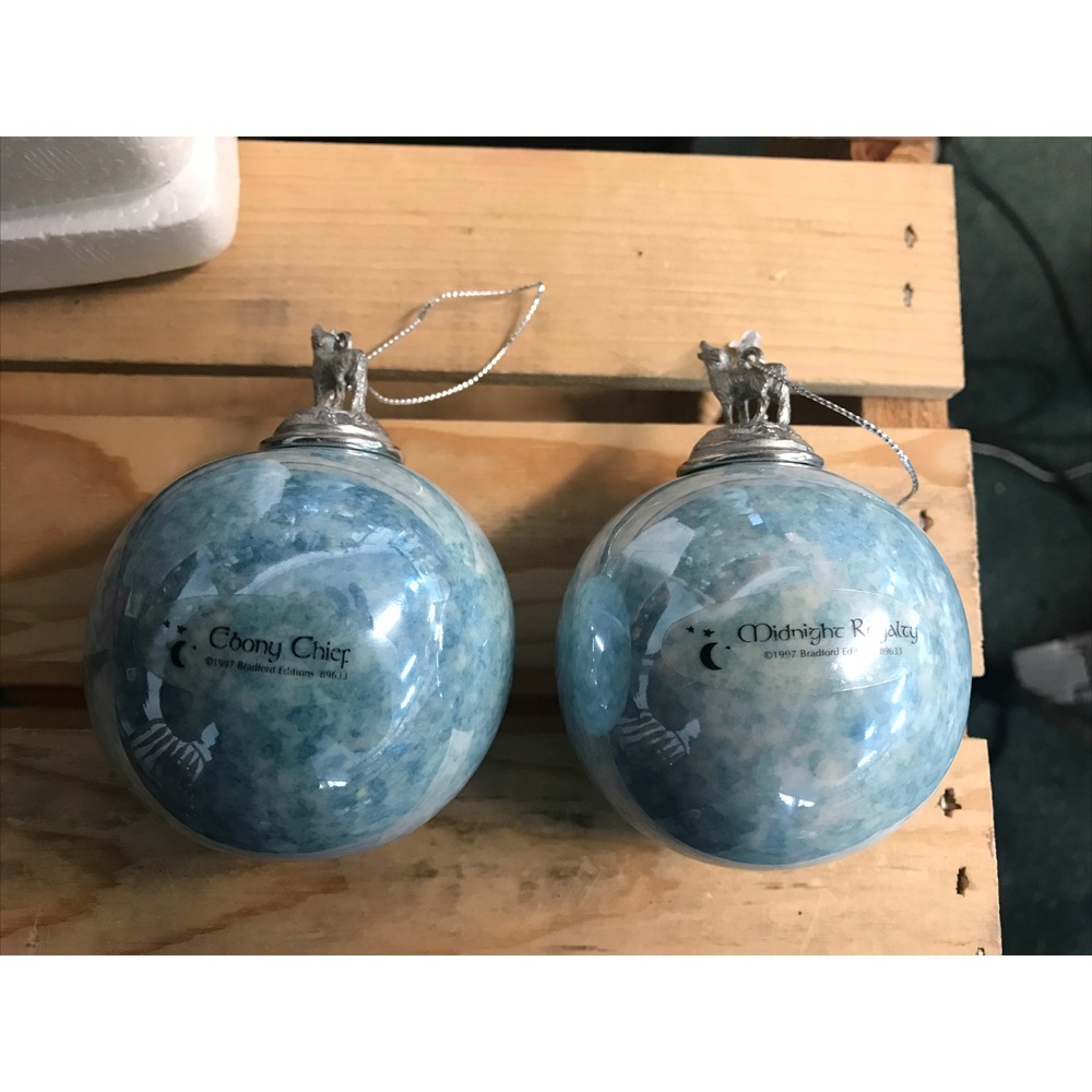 Bradford Editions Midnight Majesty Wolf Ornaments Set 2 Ebony Chief 1997 Vintage - Picture 2 of 2
